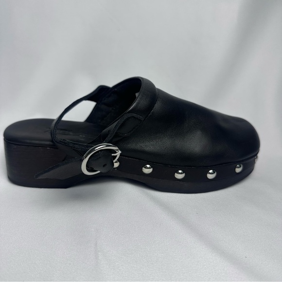 Zara Kids Girls Black Studded Leather Clogs size 33/1.5 Wooden heel lightweight - Picture 7 of 11